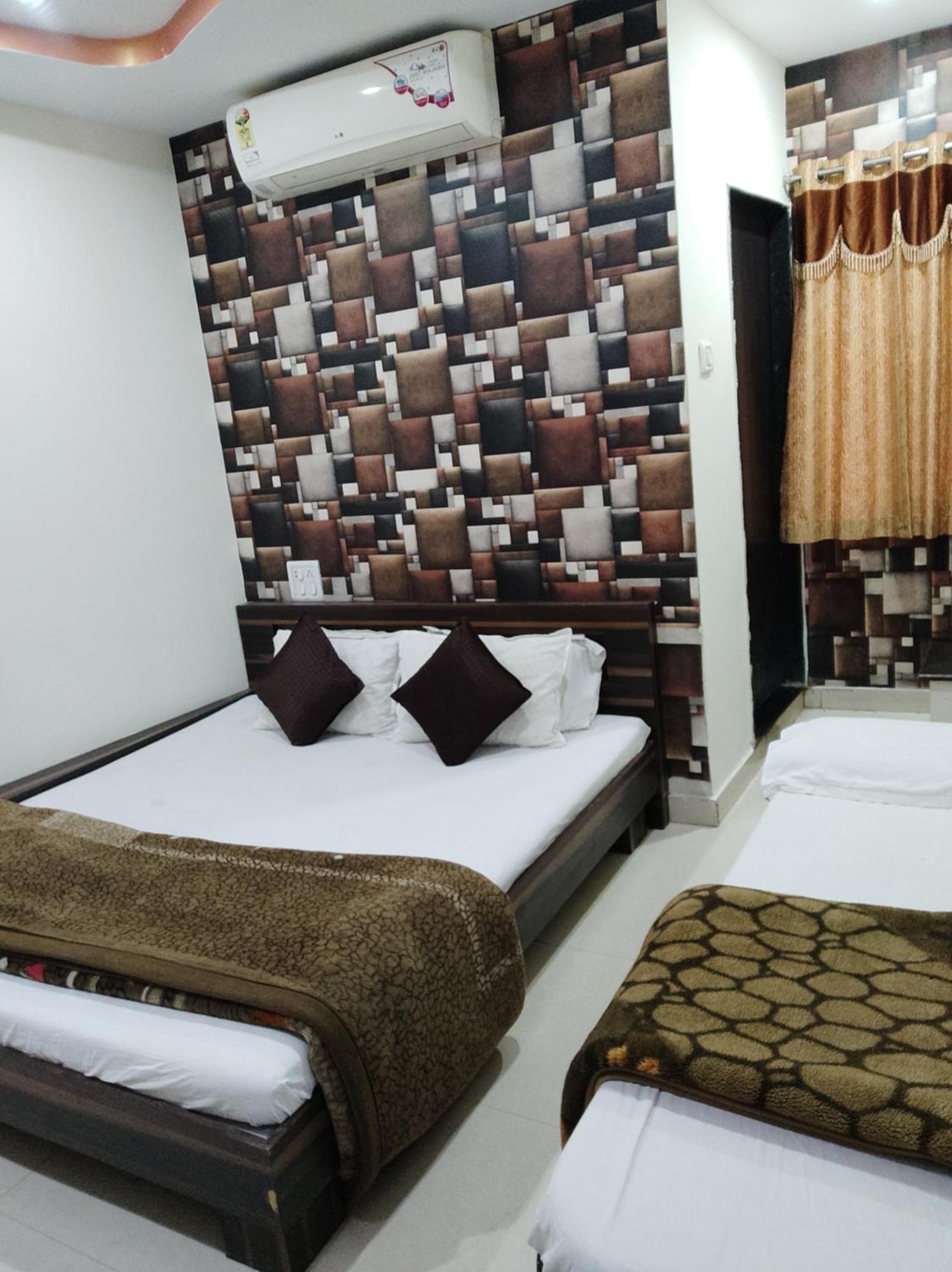 Hotel Vrandavan Palace Near Mahakal Temple Ujjain Exterior photo